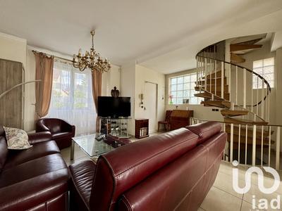 Maison - 104 m² - 4 pièces