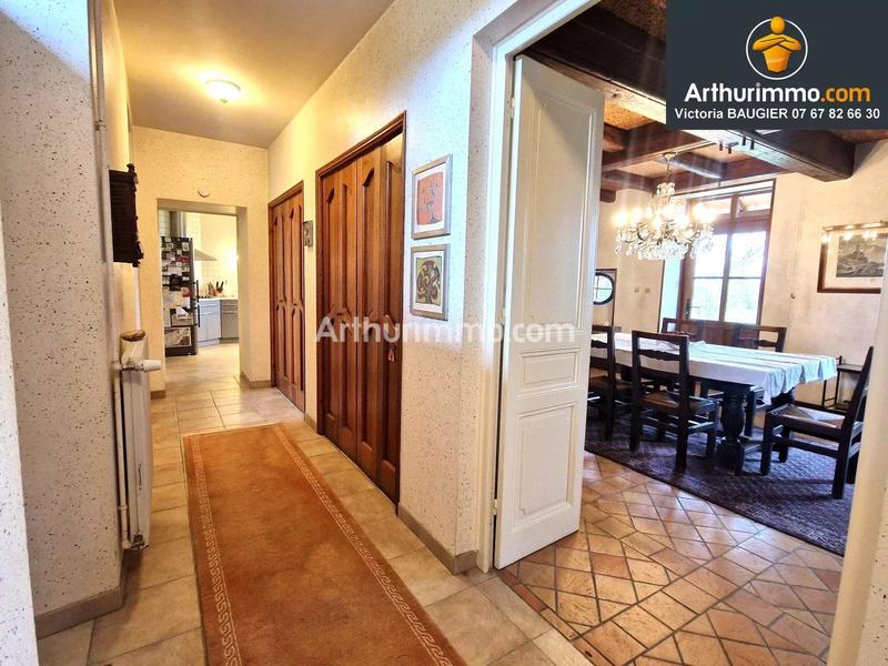 Maison - 252 m² - 10 pièces