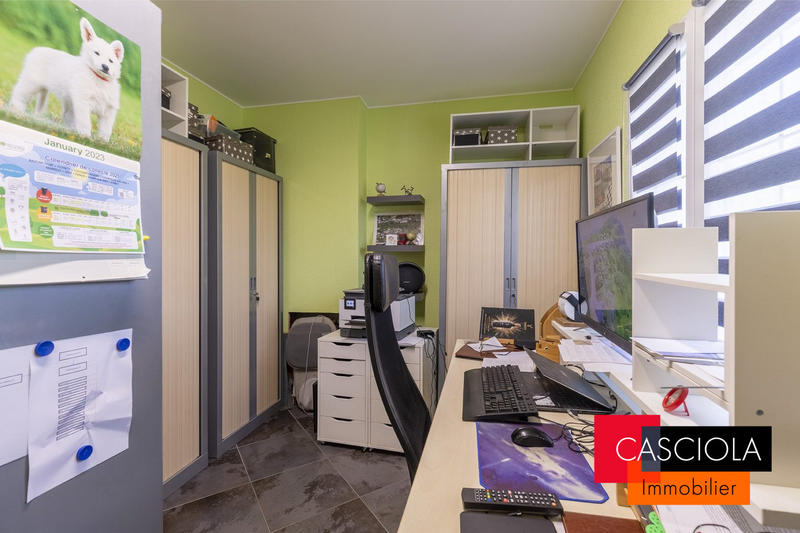 Maison - 212 m² - 9 pièces