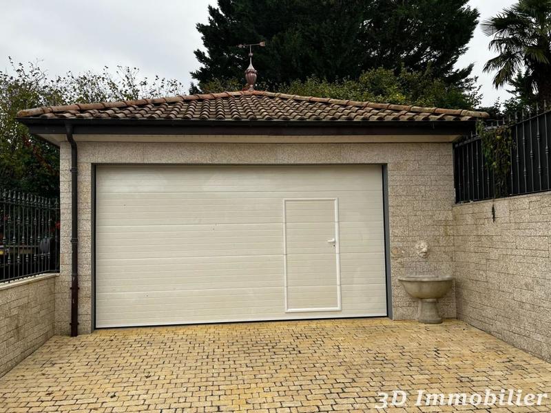 Maison - 255 m² - 7 pièces
