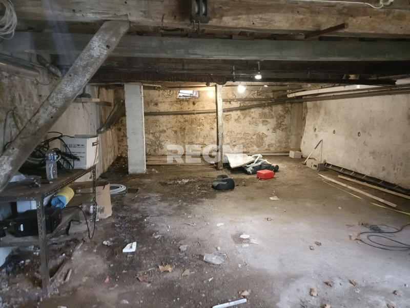 Maison - 187 m² - 12 pièces