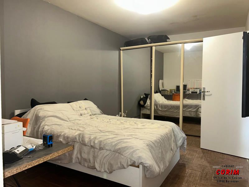 Maison - 235 m² - 7 pièces