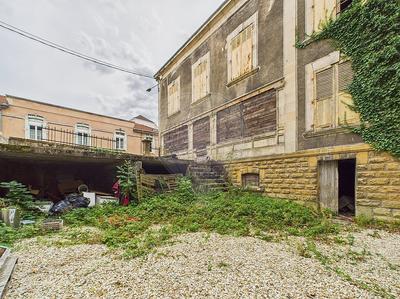 Maison - 200 m² - 10 pièces