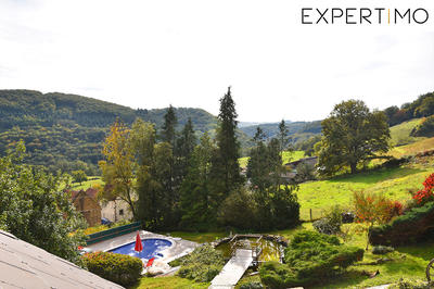 Maison - 215 m² - 8 pièces