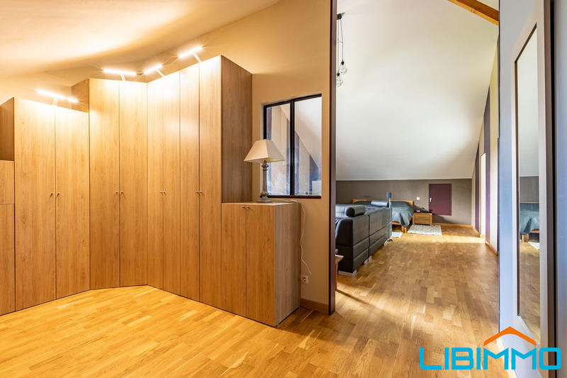 Maison - 257 m² - 8 pièces