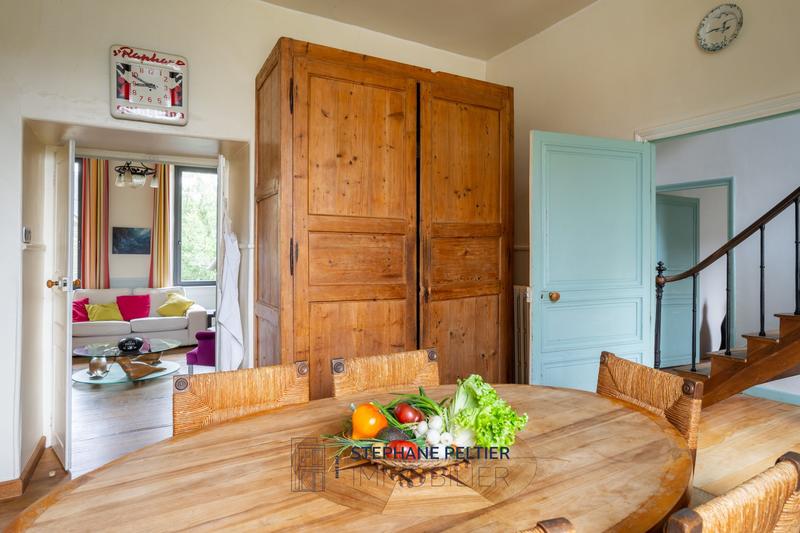 Maison - 300 m² - 9 pièces