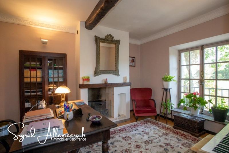 Maison - 227 m² - 7 pièces