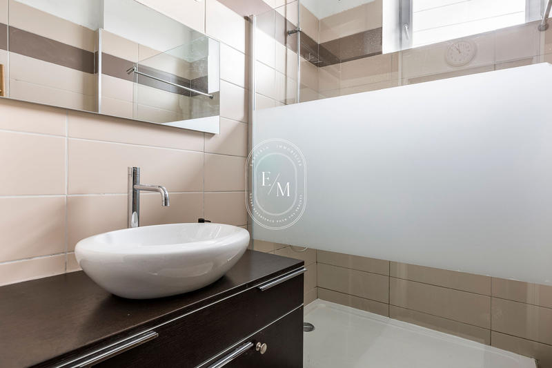 Maison - 297 m² - 12 pièces