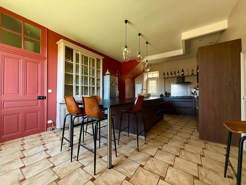 Demeure - 369 m² - 12 pièces