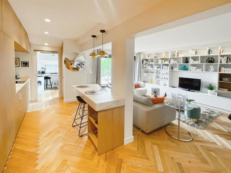 Appartement - 82 m² - 3 pièces