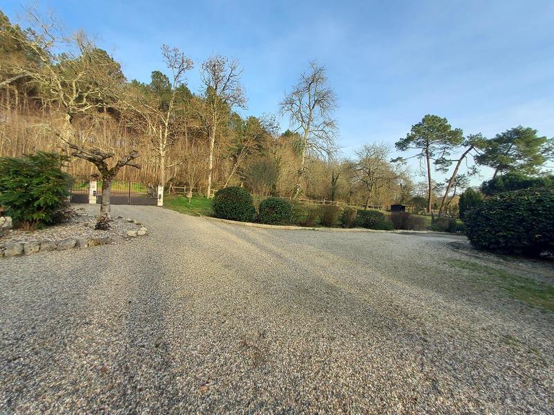 Villa - 479 m² - 15 pièces