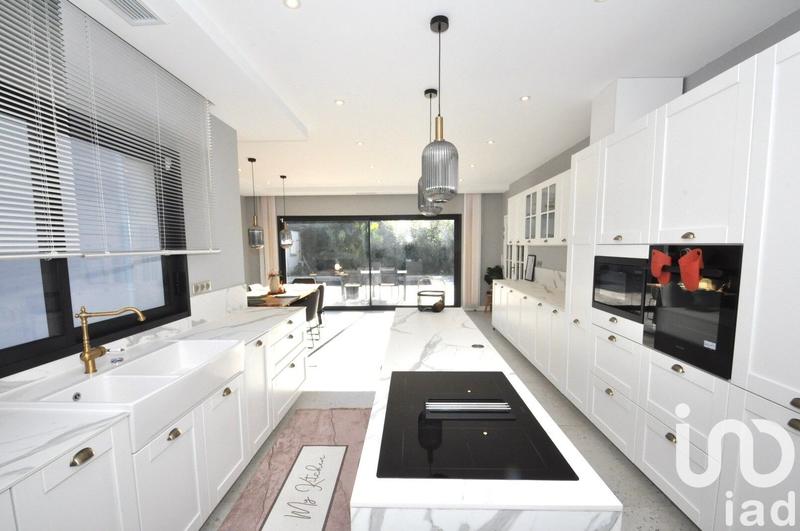 Maison de maîtres - 280 m² - 8 pièces