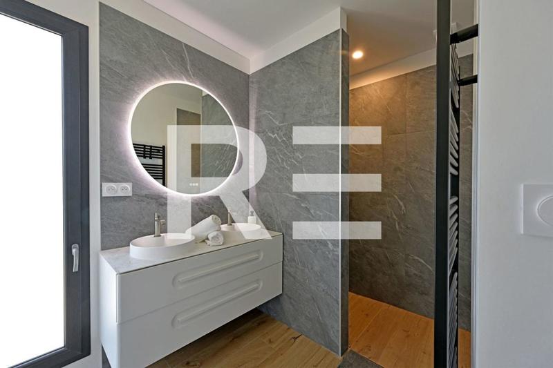 Maison - 167 m² - 6 pièces