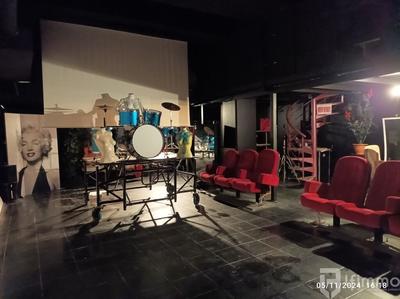 Bureau - 588 m² - 10 pièces