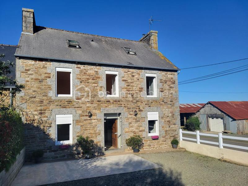 Maison en pierre - 137 m² - 7 pièces