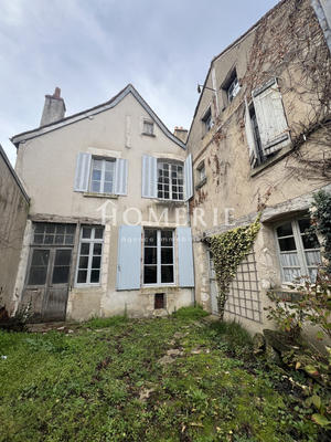 Maison de village - 300 m² - 7 pièces