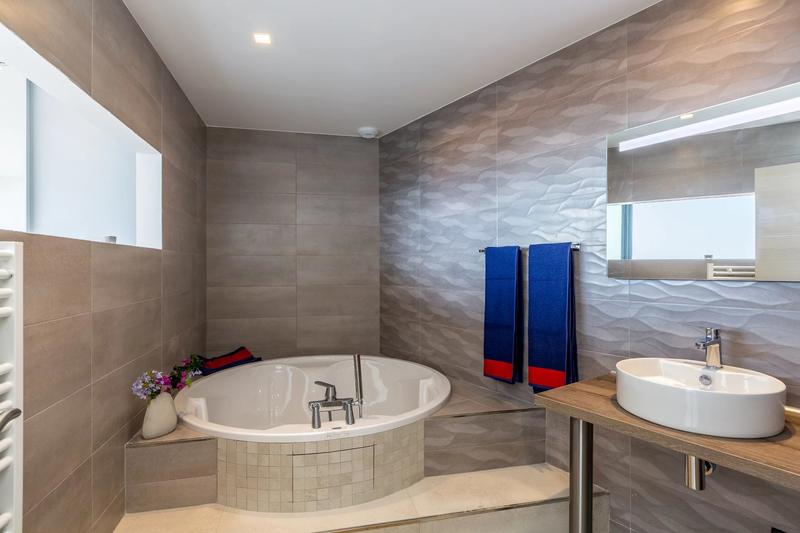 Villa - 350 m² - 6 pièces