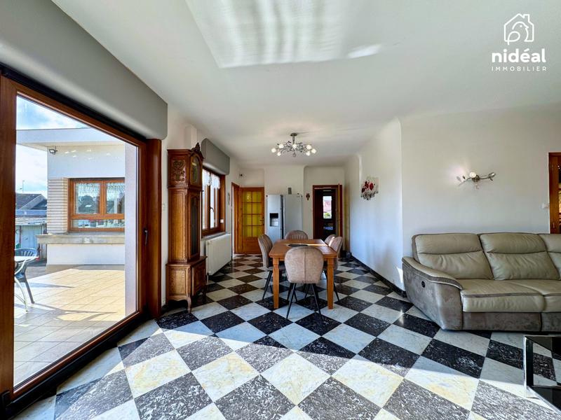 Maison - 185 m² - 8 pièces