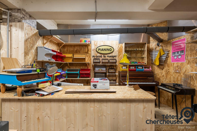 Local commercial - 317 m² - 12 pièces