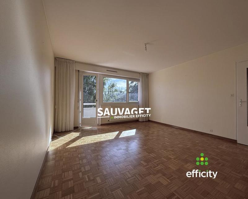 Appartement ancien - 71 m² - 3 pièces