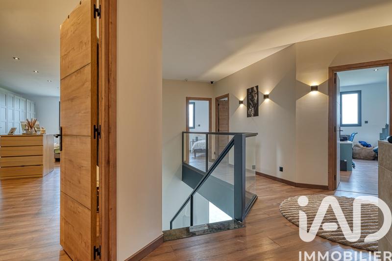 Maison de maîtres - 440 m² - 10 pièces
