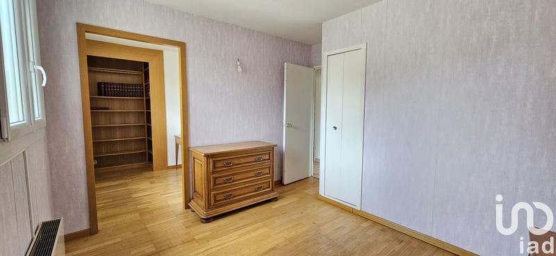 Maison - 243 m² - 9 pièces