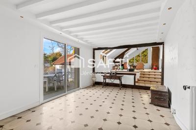 Villa - 237 m² - 9 pièces