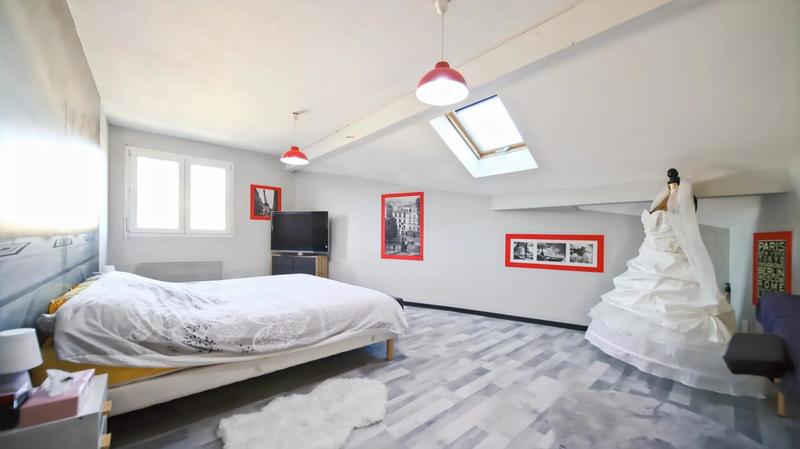 Maison - 250 m² - 7 pièces