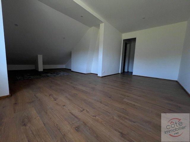 Maison - 240 m² - 6 pièces