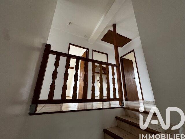 Maison - 205 m² - 8 pièces