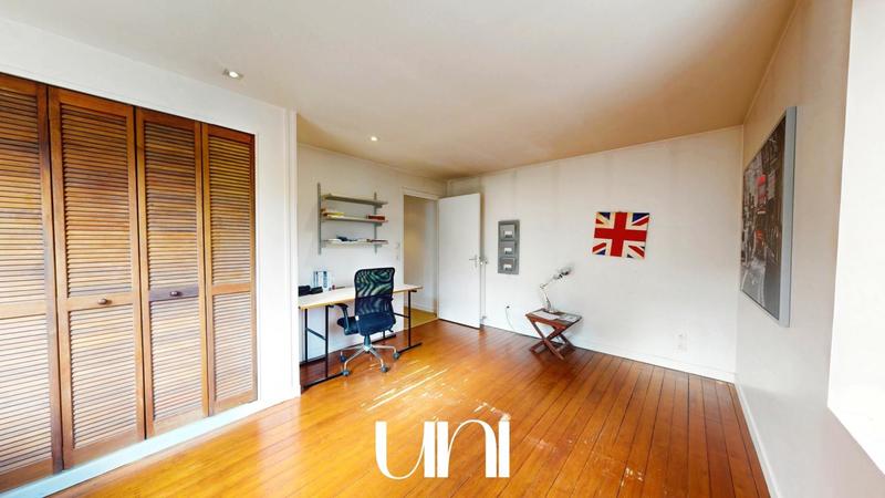 Maison - 250 m² - 6 pièces