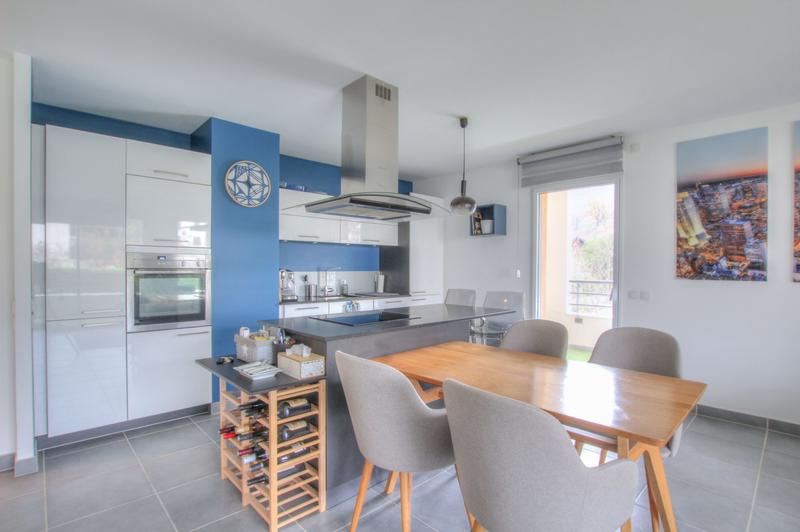 Appartement - 93 m² - 4 pièces