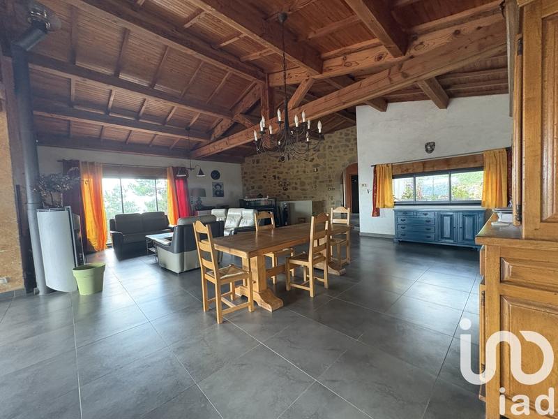 Maison - 241 m² - 7 pièces