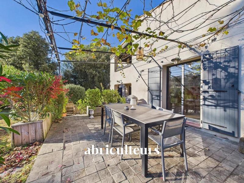 Maison ancienne - 252 m² - 8 pièces