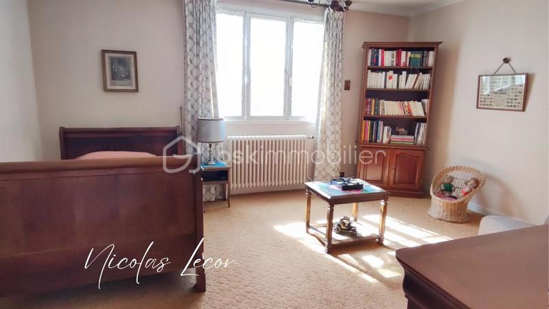 Maison - 196 m² - 7 pièces