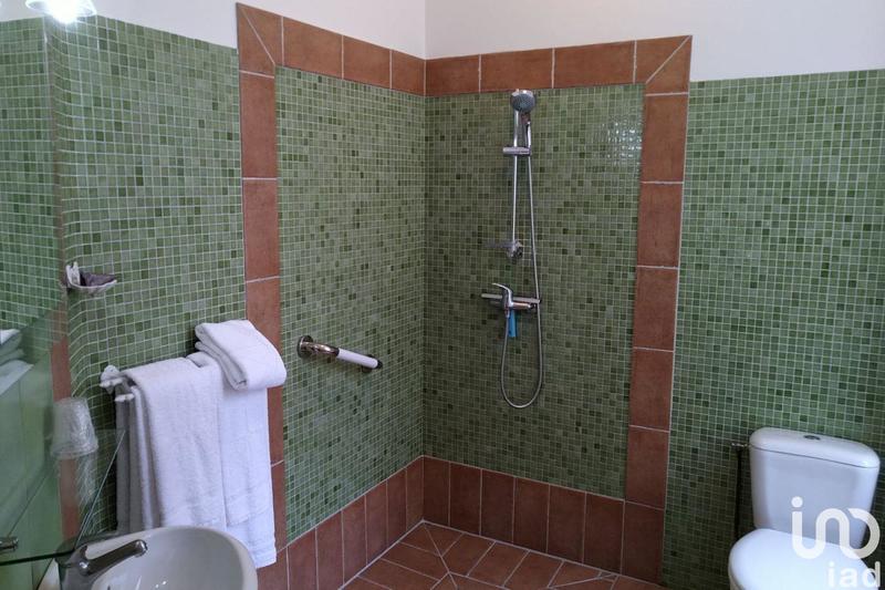 Local commercial - 737 m²