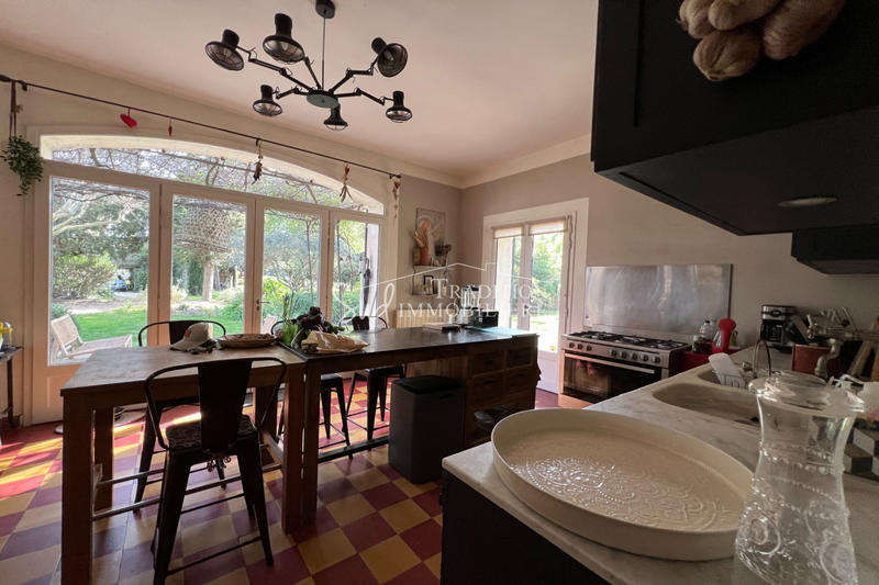 Maison - 250 m² - 8 pièces