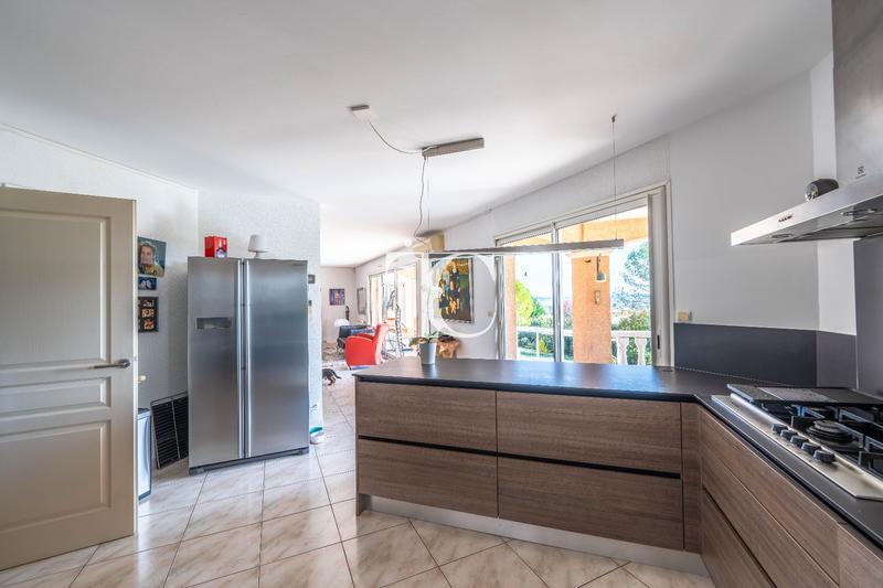 Maison - 200 m² - 6 pièces