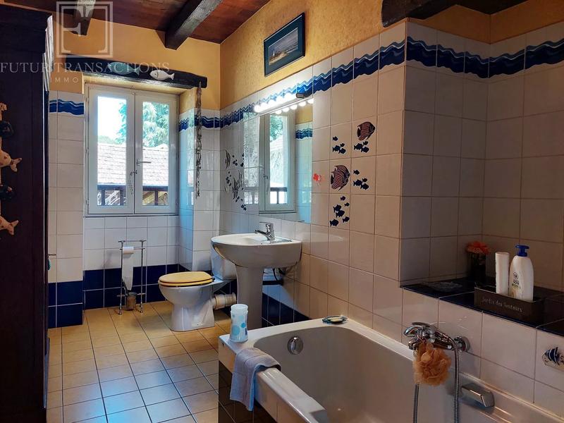 Maison - 137 m² - 6 pièces