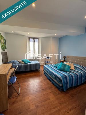 Local commercial - 1 060 m² - 24 pièces