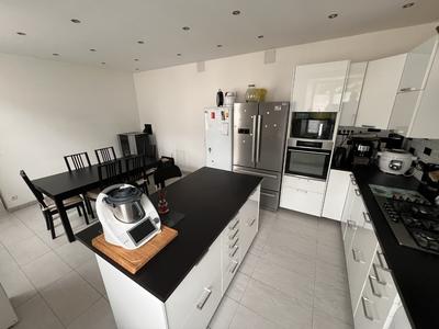 Maison - 87 m² - 4 pièces