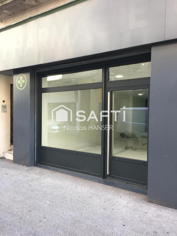 Local commercial - 82 m² - 3 pièces