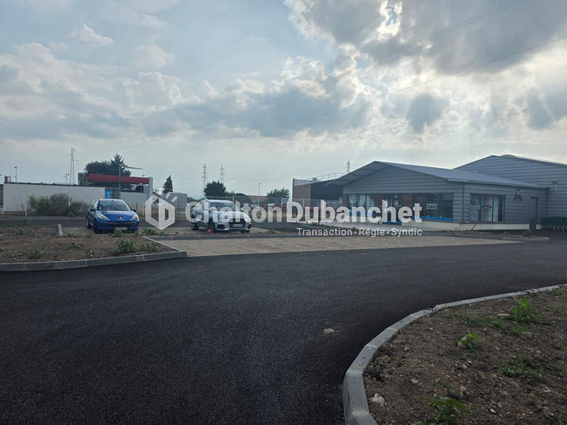 Local d'activité / Entrepôt - 270 m²