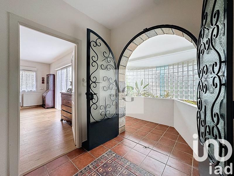 Maison - 231 m² - 7 pièces