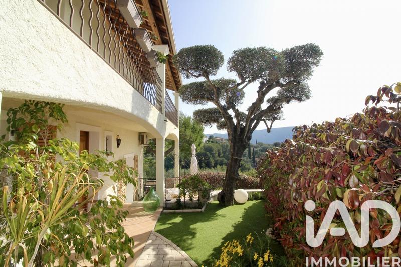 Maison - 186 m² - 6 pièces