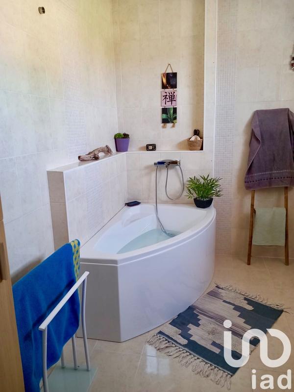 Maison - 180 m² - 8 pièces