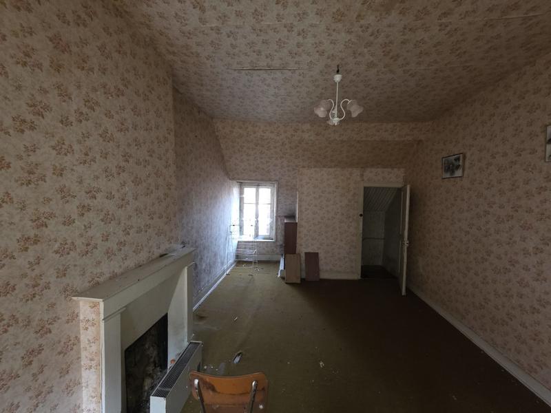 Maison - 99 m² - 11 pièces