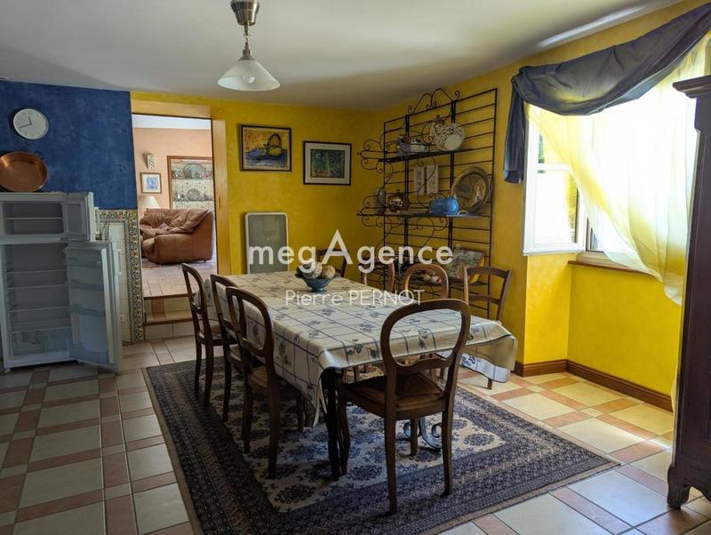 Maison en pierre - 251 m² - 8 pièces