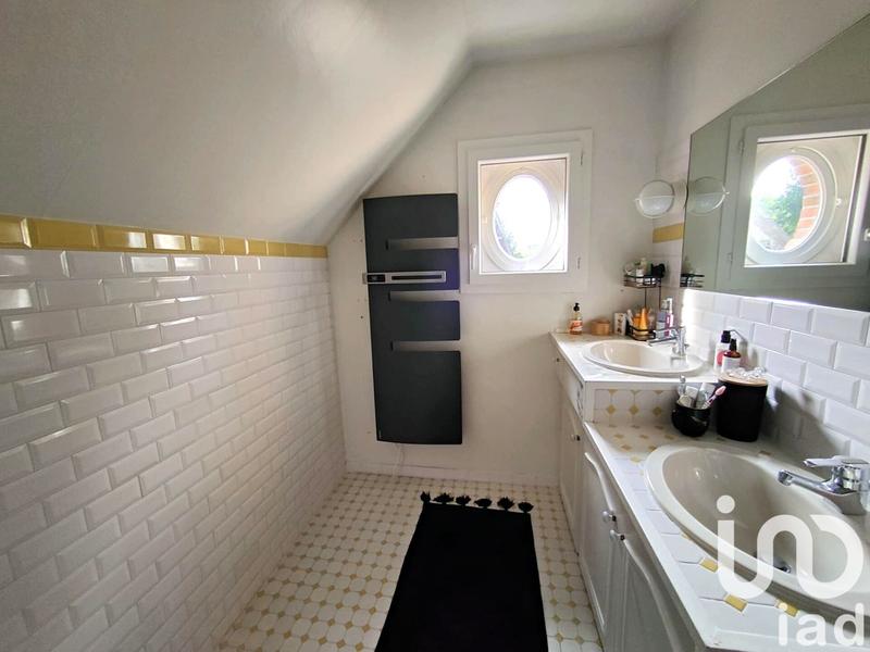 Maison - 180 m² - 7 pièces