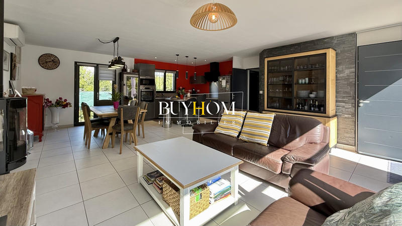 Maison - 93 m² - 4 pièces